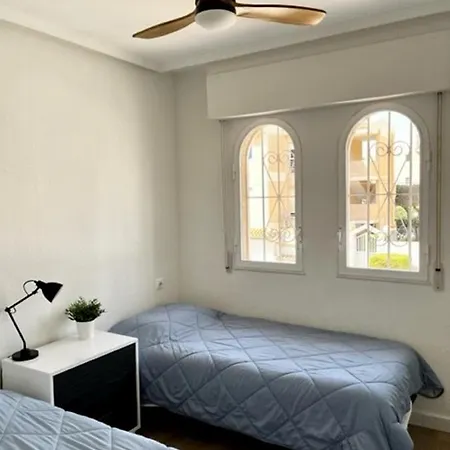 Stunning 2 Bed Frutales Appartamento *