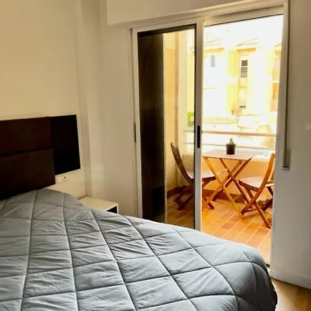 Stunning 2 Bed Frutales Appartamento
