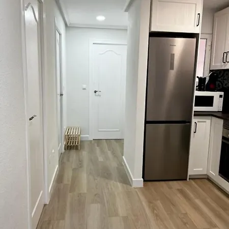Апартаменты Stunning 2 Bed Frutales Торевьиа