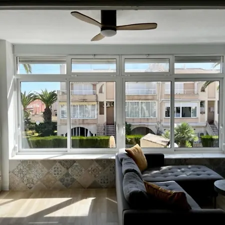 Stunning 2 Bed Frutales Daire Torrevieja